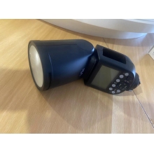 神牛佳能EOS R5相機閃光燈